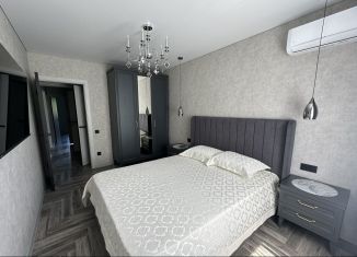 Сдается в аренду 3-ком. квартира, 70 м2, Ставропольский край, улица Матвеева, 1