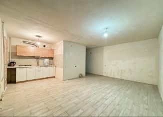 Продаю 3-комнатную квартиру, 85 м2, Нальчик, улица Ашурова, 36