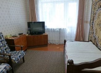 Сдача в аренду 2-ком. квартиры, 42 м2, Миллерово, Октябрьская улица, 80А