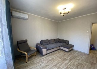 Сдам 1-комнатную квартиру, 38 м2, Казань, улица Хайдара Бигичева, 18