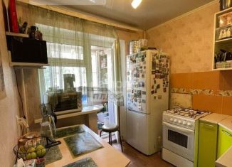 Продается 2-комнатная квартира, 38 м2, Астрахань, улица Химиков, 2