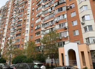 Сдам в аренду трехкомнатную квартиру, 85 м2, Москва, САО, улица Полины Осипенко, 22к3