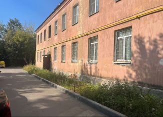 Продаю 2-ком. квартиру, 39 м2, Казань, Поперечно-Базарная улица, 68