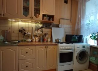 Продам четырехкомнатную квартиру, 76 м2, Омск, улица Герцена, 254