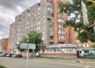 Продается 4-ком. квартира, 145 м2, Абакан, улица Вяткина, 45