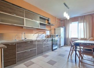 Сдается 3-ком. квартира, 90 м2, Республика Башкортостан, улица Запотоцкого, 12