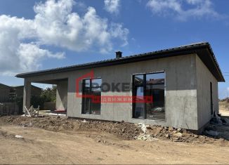 Продаю дом, 200 м2, поселок городского типа Заозерное, улица Аллея Дружбы