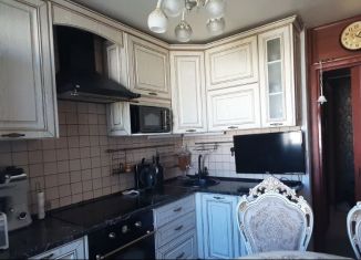 Трехкомнатная квартира на продажу, 65.7 м2, Казань, улица Адоратского