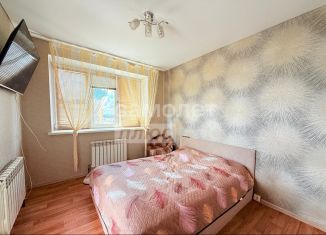 Продается двухкомнатная квартира, 42.7 м2, Омская область, Светловская улица, 4