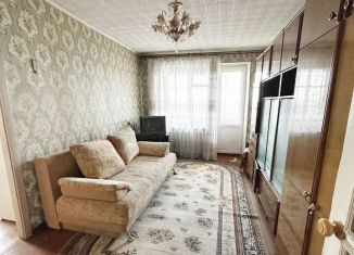 Продам 2-ком. квартиру, 40.1 м2, Великие Луки, проспект Гагарина, 116
