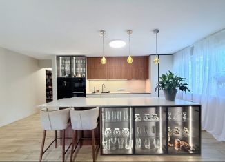 Продаю трехкомнатную квартиру, 92 м2, село Раздольное, Тепличная улица, 79