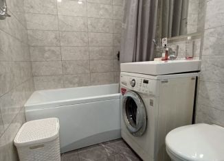 Продам 2-ком. квартиру, 44 м2, Красноярский край, улица Дзержинского, 7к4