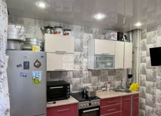 Продается 2-комнатная квартира, 56 м2, Омская область, улица 12 Декабря, 1