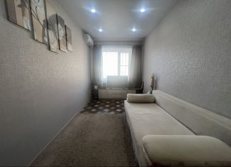 Продается 1-комнатная квартира, 33 м2, Таганрог, улица Генерала Армии Маргелова, 1