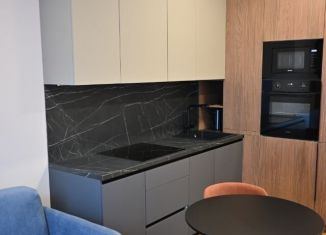 Сдам 1-комнатную квартиру, 47 м2, Москва, улица Мустая Карима, 12