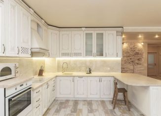 Сдача в аренду 3-ком. квартиры, 119 м2, Тюмень, улица Николая Фёдорова, 30