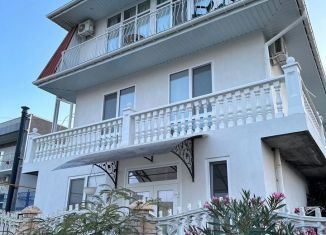 Сдается в аренду дом, 80 м2, Судак, Ореховый бульвар, 57