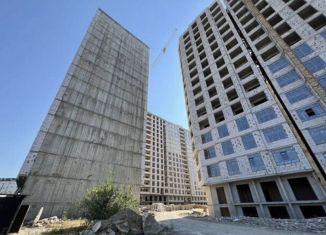 Продам 2-ком. квартиру, 82.2 м2, Махачкала, улица Перова, 13Б