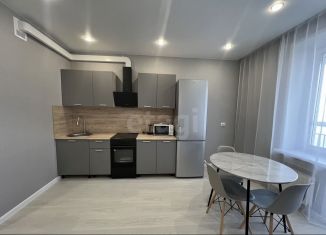 Сдаю 1-ком. квартиру, 38 м2, Тюмень, улица Мельникайте, 2к18, ЖК Горизонт