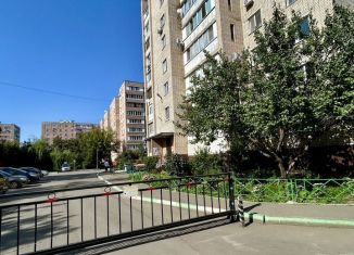 Продается трехкомнатная квартира, 61.9 м2, Орёл, улица Революции, 9