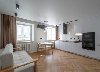 Продаю 2-комнатную квартиру, 43.5 м2, Киров, улица Сурикова, 14