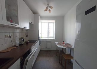 Сдам в аренду 3-ком. квартиру, 64.8 м2, Липецк, Липовская улица, 10