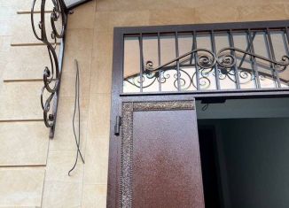 Продаю 2-комнатную квартиру, 81.8 м2, Дагестан, Еловая улица, 8