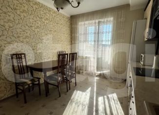 Сдается 2-комнатная квартира, 78 м2, Тюмень, Ямская улица, 90