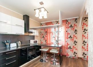 Продаю 2-ком. квартиру, 52 м2, Тюмень, улица Новосёлов, 12к5