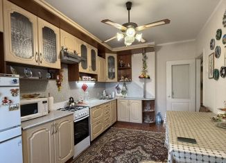 Продажа трехкомнатной квартиры, 70.7 м2, Орёл, улица Алроса, 7