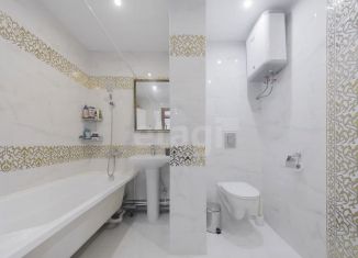 Продаю 1-ком. квартиру, 39.5 м2, Тюмень, улица Александра Митинского, 3