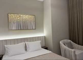 Сдам в аренду 1-комнатную квартиру, 45 м2, Казань, улица Адоратского, 1Б