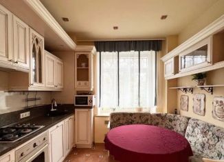 Продаю 3-ком. квартиру, 60 м2, Ростов-на-Дону, Турмалиновская улица, 60