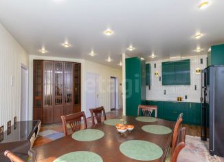 Продажа 3-ком. квартиры, 85 м2, Тюмень, улица Тимофея Чаркова, 83, ЖК Звёздный