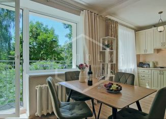 Трехкомнатная квартира на продажу, 56 м2, Калининград, Театральная улица, 15