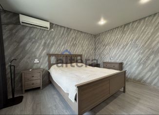 Сдаю однокомнатную квартиру, 53 м2, Казань, улица Фатыха Амирхана, 5