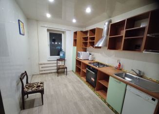 Сдаю трехкомнатную квартиру, 60 м2, Таганрог, улица Морозова, 27