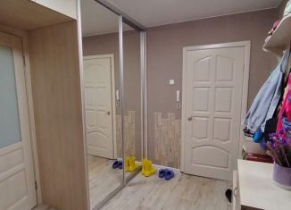 Продажа 2-ком. квартиры, 53 м2, Великие Луки, улица Дружбы, 37к1
