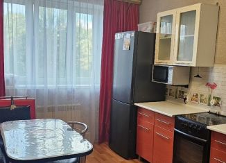 Продаю трехкомнатную квартиру, 74 м2, Тобольск, микрорайон 7А, 23В