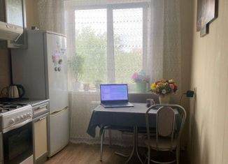 Продажа двухкомнатной квартиры, 53.2 м2, Орёл, улица Бурова, 18