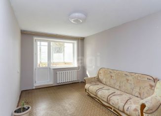 Продается 2-комнатная квартира, 50 м2, Тюмень, улица Мельникайте, 135