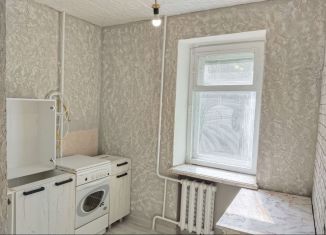 Продам 1-комнатную квартиру, 32 м2, Великие Луки, улица Матвея Кузьмина, 13