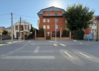 Продается помещение свободного назначения, 800 м2, Астрахань, улица Ботвина, 47