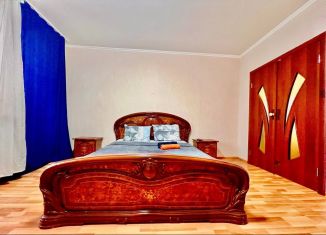 Сдам 3-ком. квартиру, 70 м2, Тюмень, улица Николая Ростовцева, 2