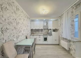 Сдам 1-комнатную квартиру, 40 м2, Тюмень, улица Николая Никитина, 2к1, ЖК Квартал 1964