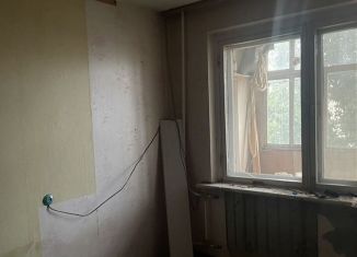 Продается трехкомнатная квартира, 59 м2, Саратов, улица имени А.И. Хользунова, 16/34