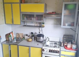 Продается 2-ком. квартира, 51.4 м2, Псков, Коммунальная улица, 45