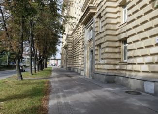 Сдается в аренду помещение свободного назначения, 56.5 м2, Санкт-Петербург, проспект Стачек, 79