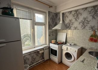 Сдача в аренду двухкомнатной квартиры, 50 м2, Махачкала, улица Мирзабекова, 153А