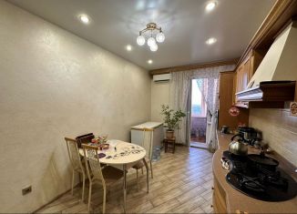 Продаю двухкомнатную квартиру, 66 м2, Ростов-на-Дону, улица Матросова, 35, Железнодорожный район